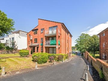 1 bedroom maisonette for sale