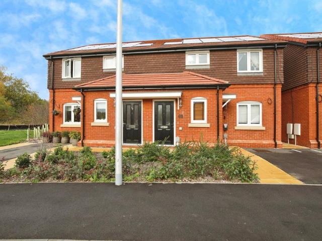 1 bedroom maisonette for sale
