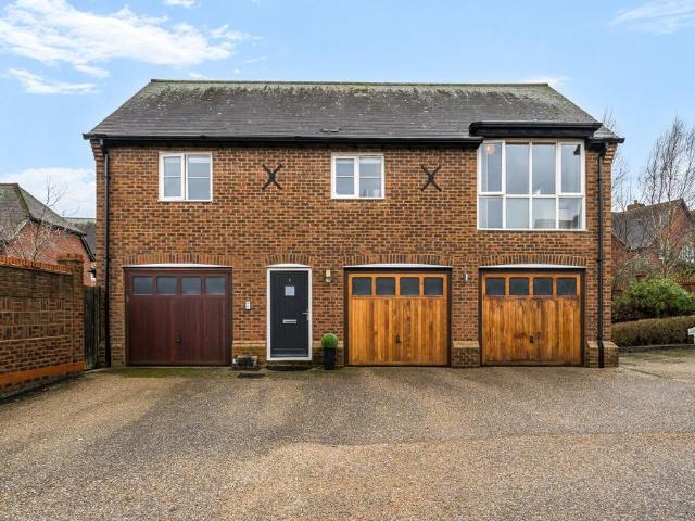 1 bedroom maisonette for sale