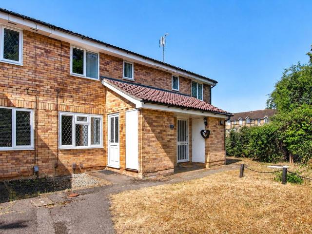 1 bedroom maisonette for sale