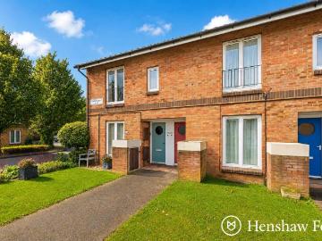 1 bedroom maisonette for sale