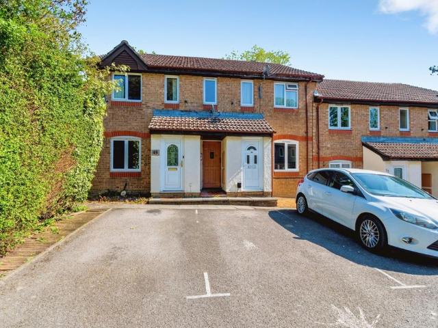 1 bedroom maisonette for sale