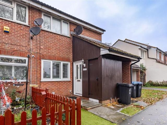 1 bedroom maisonette for sale