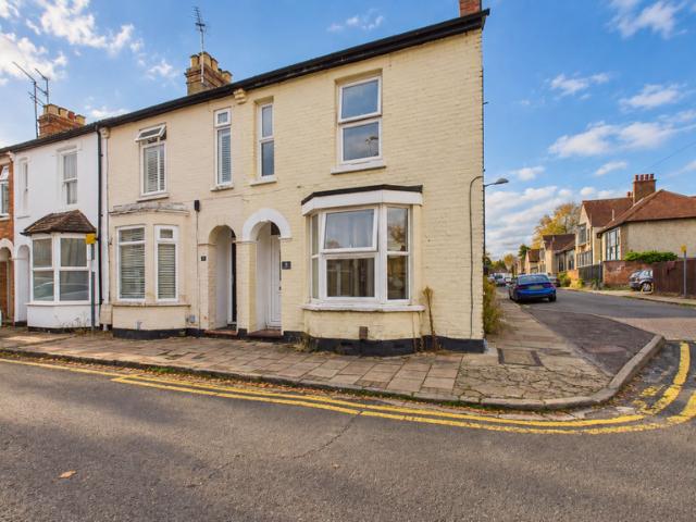 1 bedroom maisonette for sale