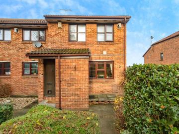 1 bedroom maisonette for sale