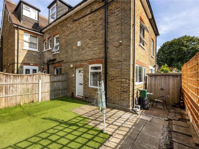 1 bedroom maisonette for sale