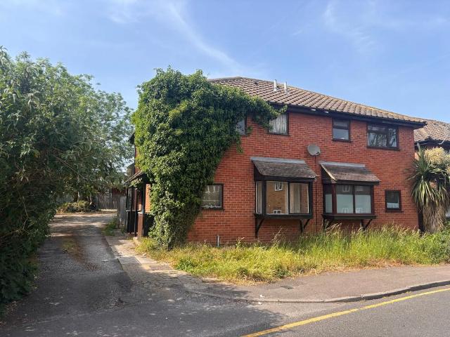 1 bedroom maisonette for sale