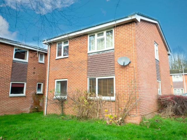 1 bedroom maisonette for sale