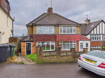 1 bedroom maisonette for sale