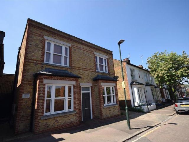 1 bedroom maisonette for sale