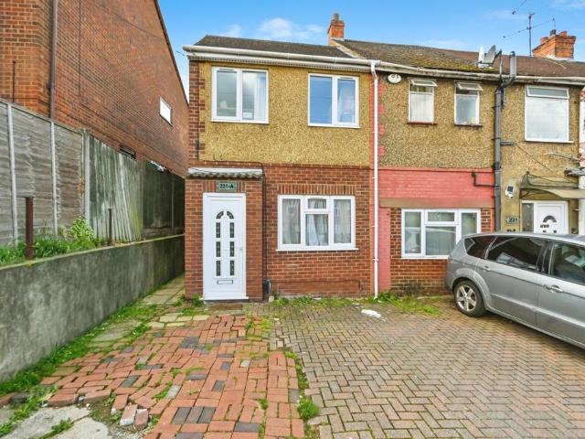 1 bedroom maisonette for sale
