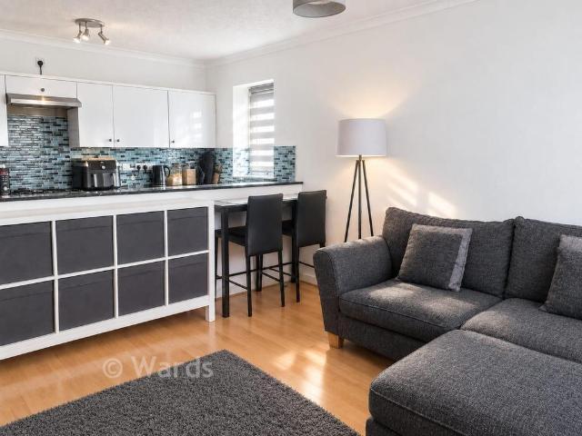 1 bedroom maisonette for sale