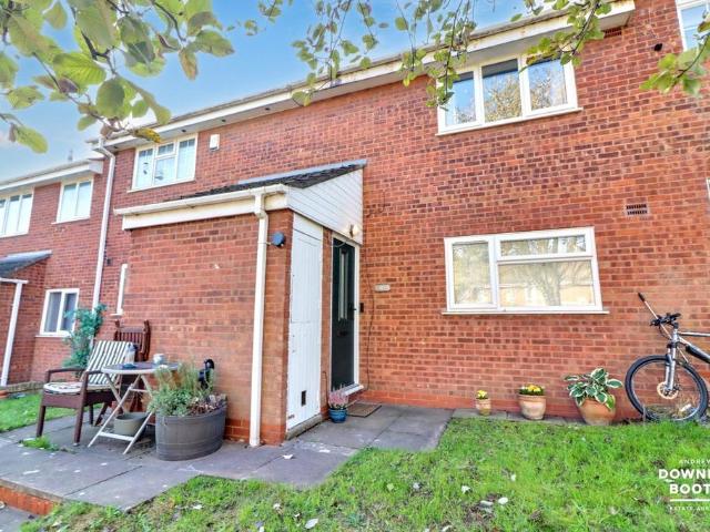 1 bedroom maisonette for sale