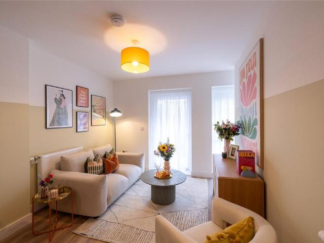 1 bedroom maisonette for sale