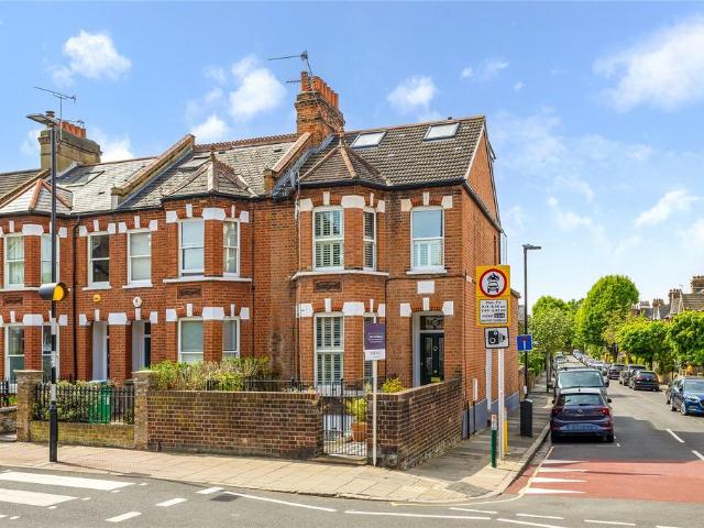 1 bedroom maisonette for sale