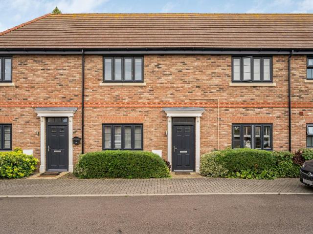 1 bedroom maisonette for sale