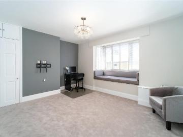 1 bedroom maisonette for sale
