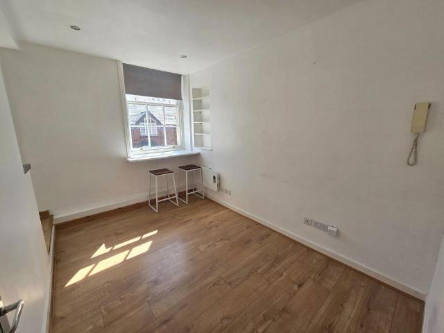 1 bedroom maisonette for sale