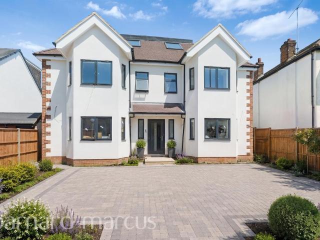 1 bedroom maisonette for sale