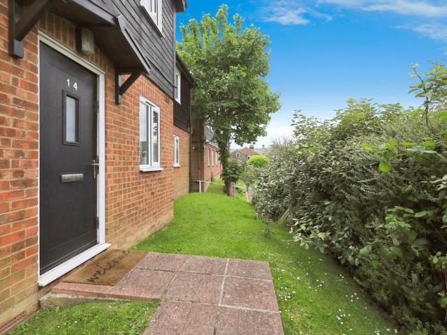 1 bedroom maisonette for sale