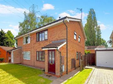 1 bedroom maisonette for sale