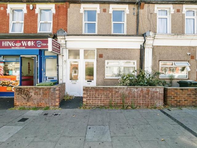 1 bedroom maisonette for sale