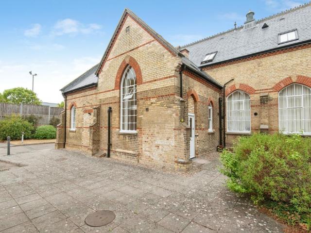 1 bedroom maisonette for sale