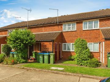 1 bedroom maisonette for sale