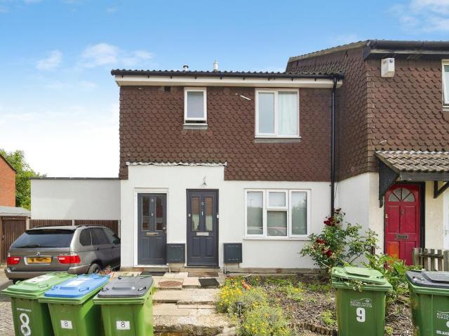 1 bedroom maisonette for sale