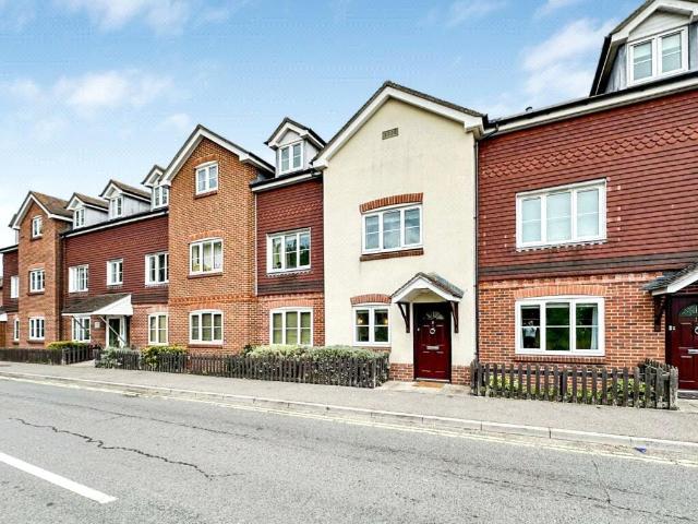 1 bedroom maisonette for sale