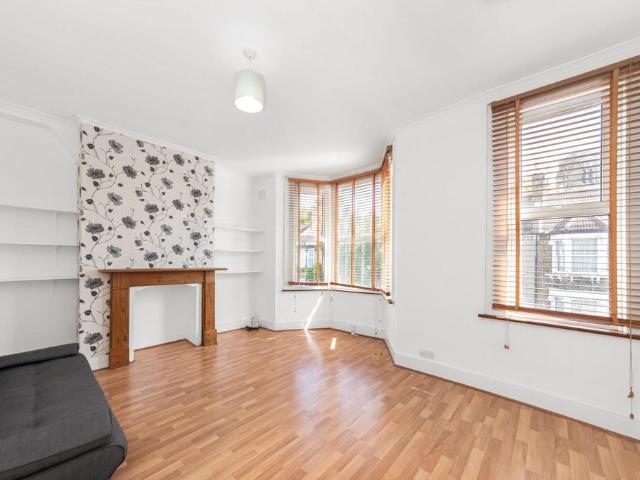 1 bedroom maisonette for sale