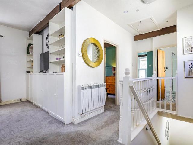 1 bedroom maisonette for sale