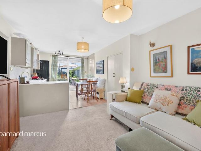1 bedroom maisonette for sale