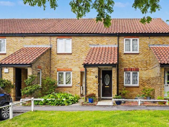 1 bedroom maisonette for sale