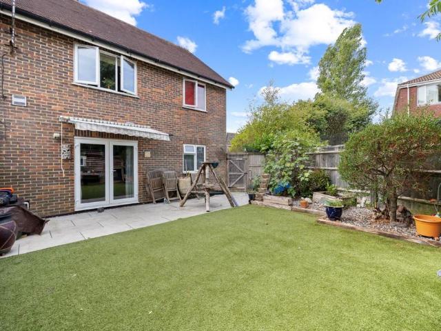 1 bedroom maisonette for sale