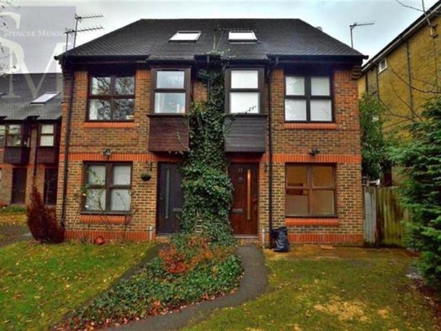 1 bedroom maisonette for sale
