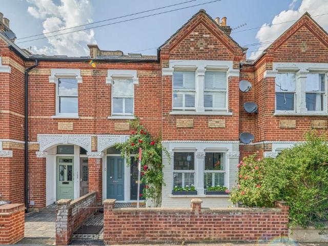 1 bedroom maisonette for sale