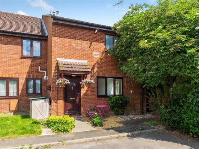 1 bedroom maisonette for sale