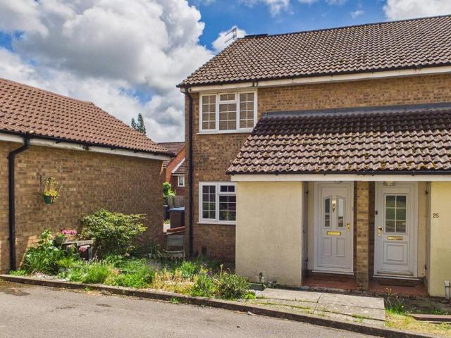 1 bedroom maisonette for sale