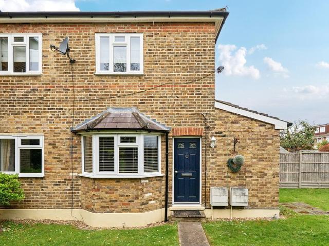 1 bedroom maisonette for sale