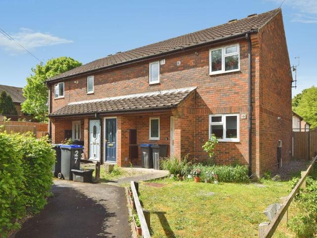1 bedroom maisonette for sale