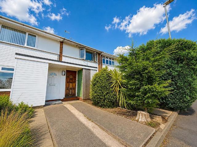 1 bedroom maisonette for sale