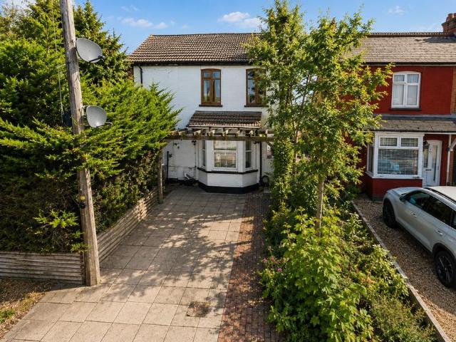 1 bedroom maisonette for sale