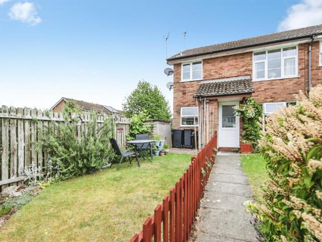 1 bedroom maisonette for sale