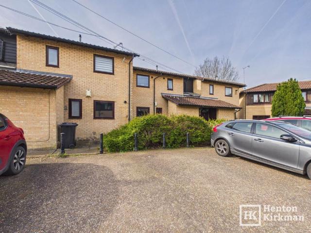 1 bedroom maisonette for sale