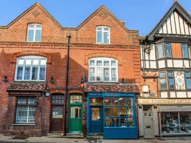 1 bedroom maisonette for sale