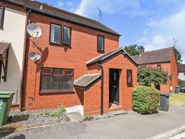 1 bedroom maisonette for sale