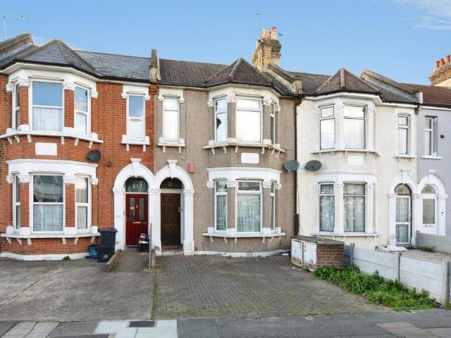 1 bedroom maisonette for sale