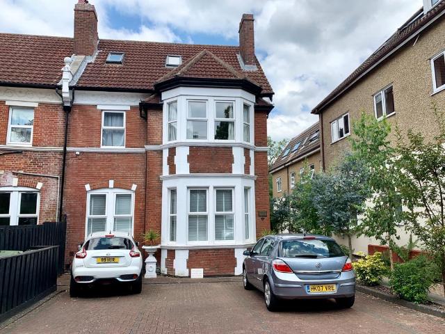 1 bedroom maisonette for sale