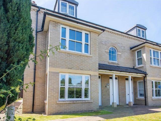 1 bedroom maisonette for sale